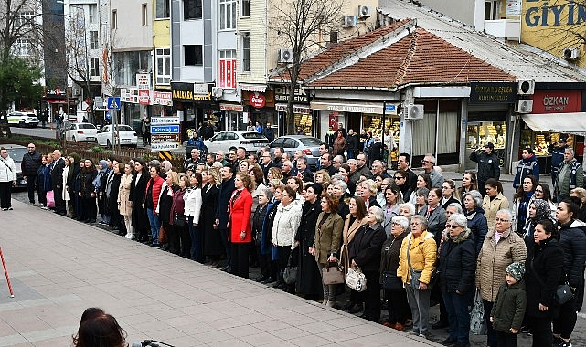 Kadın Hakları Günü Çelenk Töreninde Belediye Başkanıyla Dayanışma ve Vizyon