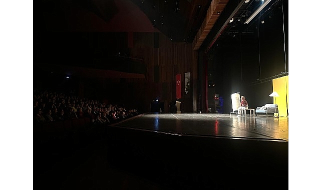 Kadına Yönelik Şiddete Karşı Uluslararası Mücadelede Sahne ve Söyleşiyle Farkındalık