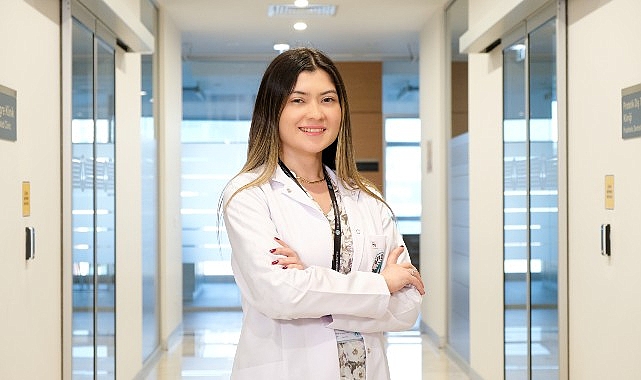 Karbonat ve Diş Sağlığı: Beyazlatma Etkisi, Riskler ve En Doğru Kullanım Yöntemleri