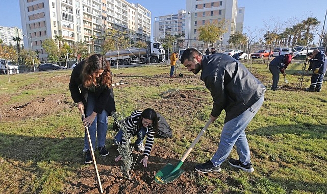 Karşıyaka’da İlk Fidan Desteği: 90 Zeytin Fidanıyla Yeşil Dokuda Yeni Adım
