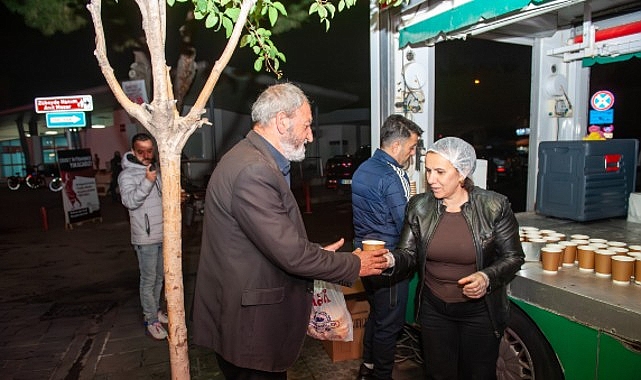 Karşıyaka’da Soğuk Sabahlar İçin Sıcak Çorba Seferberliği: Haftalık İkram Programı Devam Ediyor