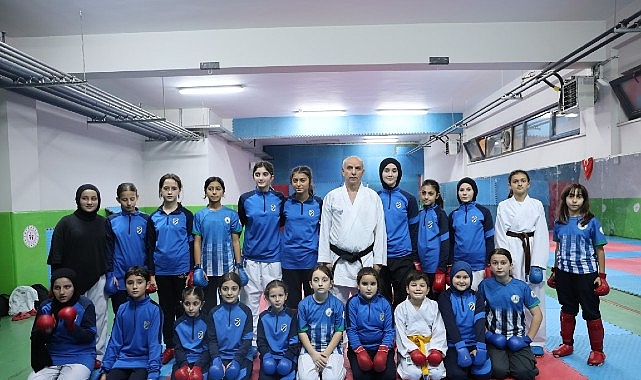 Kartepe’de Ücretsiz Spor Okullarıyla Gençler Sporla Buluşuyor: Turnuvalara Hazır, Gelişime Odaklı