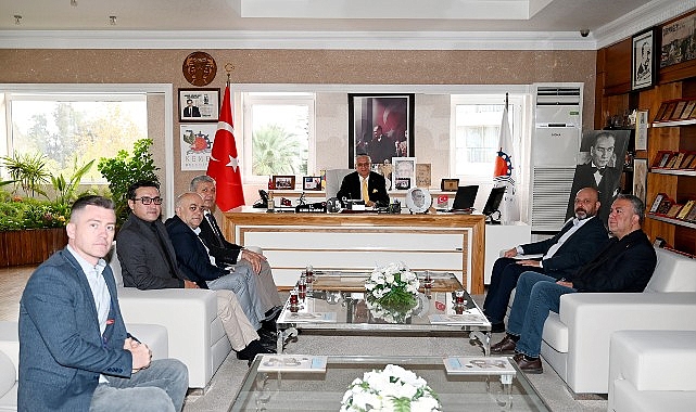 Kemer’de Nüfuzlu Ziyaret: Vedat Küçük’ten Necati Topaloğlu’na Öğretmenler Günü Kutlaması