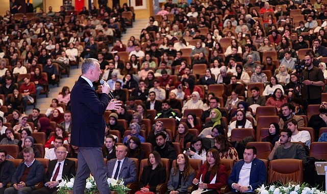 Kılavuz Kariyer: Gençlere Online Stajla Kariyer Yolculuğu