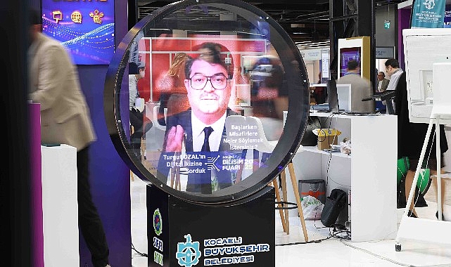 Kocaeli Bilişim Fuarı’nda Yapay Zeka ile Tarihe Yolculuk ve Hologram Deneyimi