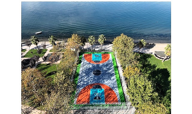 Kocaeli’Nde Spor Sahaları Modernize Ediliyor: Başiskele ve Derince’de Yenileme Hamlesi