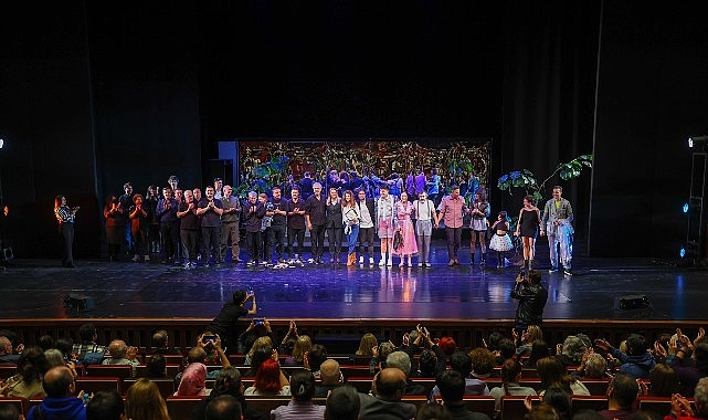Koltuk Senin: Gençler İçin Ücretsiz Tiyatro Keyfi ve Erişilebilirlik