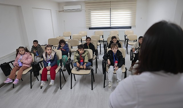 Konak Belediyesi Ağız ve Diş Sağlığı Kliniği’nde Öğrencilerle Eğlenceli Diş Sağlığı Deneyimi