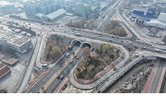 Marangozlar Köprülü Kavşağı’nda Üç Şeritli Trafik Yolu Hızla Yükseliyor