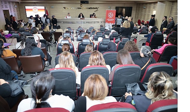 Menemen’de 25 Kasım: Kadına Yönelik Şiddete Karşı Uluslararası Mücadelede Toplumsal Dayanışma ve Farkındalık