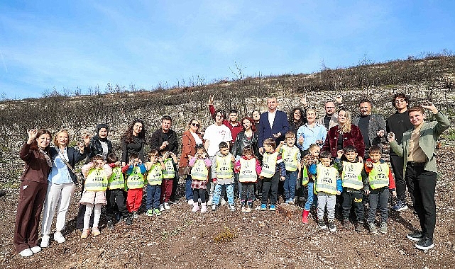 Minik Yüzler, Yeşeren Düşler: Bucalı Öğrenciler Karacaağaç İçin Tohum Şiiri