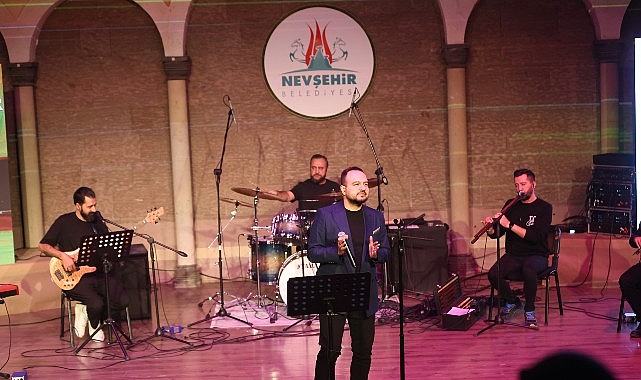 Nevşehir Belediyesi Öğretmenler Günü’nde Ersin Tunç Halk Müziği Konseri