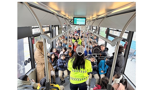 Nezaket İzinde: Trafik Kültürünü Güçlendiren Otobüs Projesi ve Okullardaki Uygulamalar