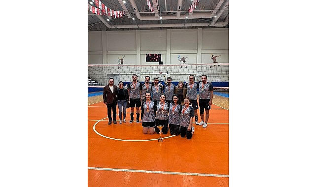 Nilüfer Belediyesinde Aralıksız Voleybol Heyecanı: Beş Hafta Sonunda Şampiyonluk Yapı Kontrol Müdürlüğünün