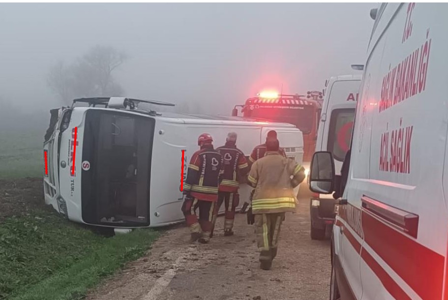 Bandırma’da Öğrenci Servisi Yoldan Çıktı: 9 Kişi Yaralandı