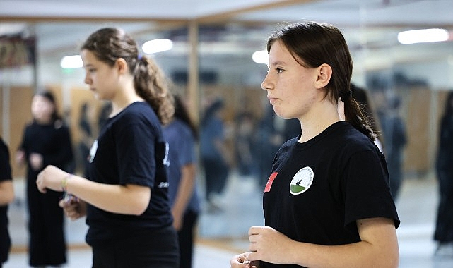 Soğanlı Kültür Merkezi’nde Ücretsiz Dans Kurslarıyla Gençler Ritmi Keşfederken Yeteneğini Geliştiriyor