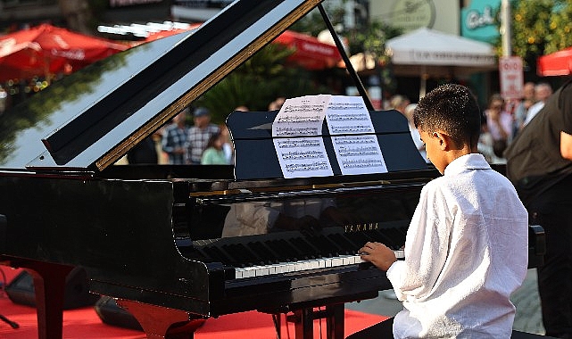 Uluslararası Antalya Piyano Festivali Başladı: Sokakta Müzik Ziyafeti ve Açılış Konseri Ayrıntıları