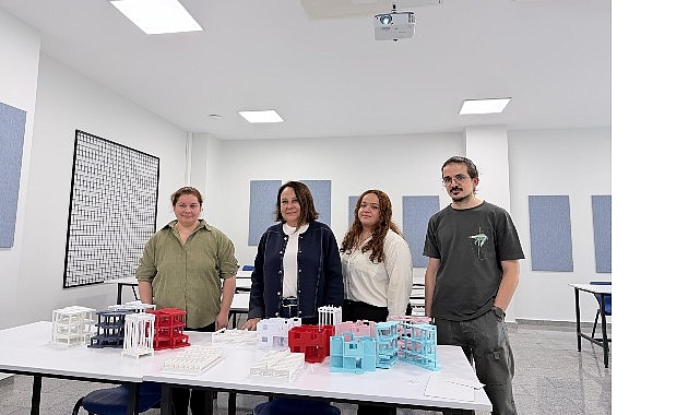 Yapı Derslerinde Oyun Temelli 3D Yazıcı Kitleriyle Deneyimsel Öğrenme: Mimarlık Eğitiminde Yeni Pedagoji