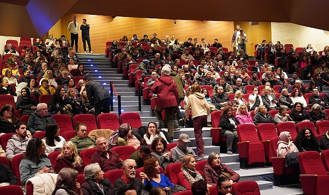 Yenilmez Oyunu Şile’de Sahnelendi: Şehir Tiyatroları’nın Yeni Gösterimi