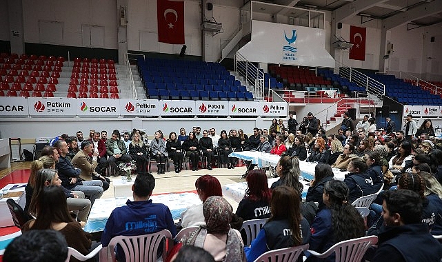 Aliağa Belediye Personelinden Başkan Serkan Acar’a Doğum Günü Sürprizi ve Teşekkür Dolu Anlar