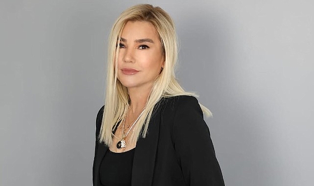 Ayşe Kök: Dijital Medyada Gençlerle Bütünleşen Cesur Bir Ses