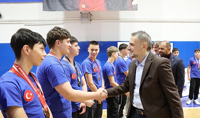 Bayrampaşa Belediye Başkan Vekili İbrahim Akın’dan Genç Sporculara Destek Sözü