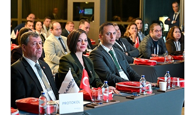 Bornova’da Dijital Dönüşümün Kamu Hizmetine Dönüştüğü Panel Anlatımı
