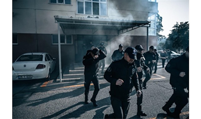 Buca’da Rüştü Ünsal Polis Meslek Yüksekokulu’nda Yangın Tatbikatı Başarılı Geçti