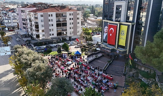 Buca’da Yeni Yıl Hediyelik Eşya Pazarı: Yerel Üreticilerle Dayanışmanın Buluşması