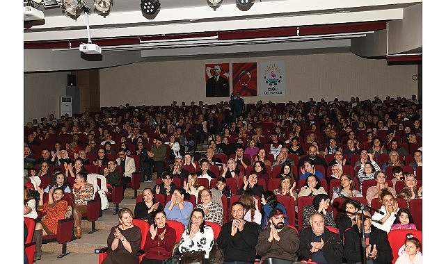 Çiğli’de Anadolu Ezgileriyle Dolu Dolu Bir Akşam: Saz ve Sözler Halkla Bütünleşti