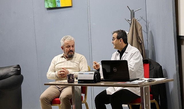 Deliriyorum Ben Haberin Olsun: Kartepe’de Sahnedeki Neşe Yeniden Başlıyor