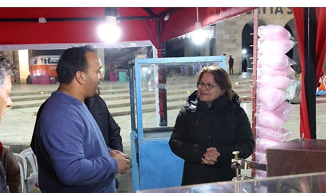 Didim’de Yılbaşı Coşkusu: Cumhuriyet Kent Meydanı’nda Halkla Buluşma