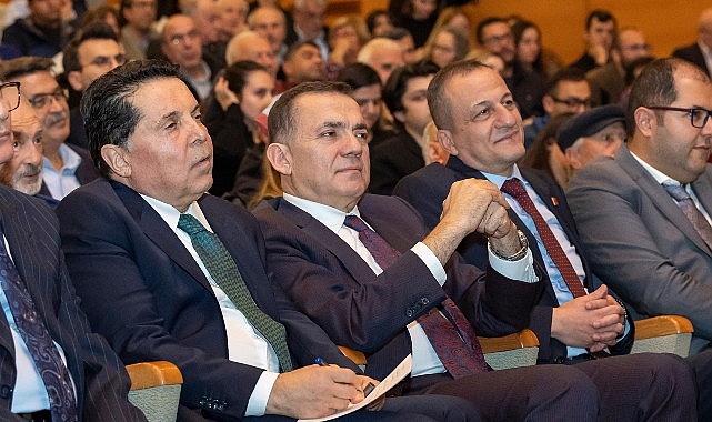 Emeğe Saygı Söyleşileri’nde Kentleşme ve Demokrasi Üzerine Söylemler: Keleş ve Özyiğit’ten Vizyonlar