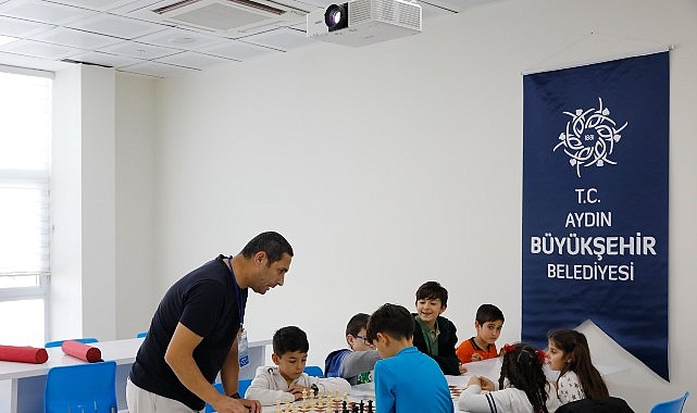 Güz Dönemi Satranç Eğitimleriyle Çocuklar Zihinsel ve Bilişsel Becerilerini Geliştiriyor