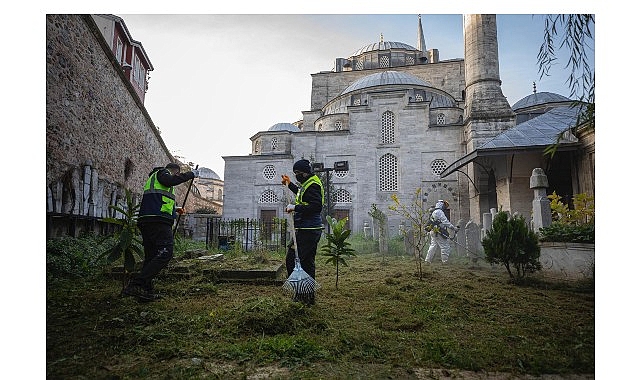 İBB Miras Ekipleri: Tarihi Camilerde Doğal Malzeme ve Uzman Gözetiminde Bakım ve Temizlik Faaliyetleri