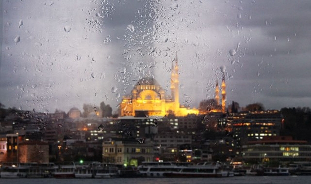 İstanbul İçin AKOM Hava Tahmini: Yeni Yıl Öncesi Soğuk ve Yağışlı Hava Uyarısı