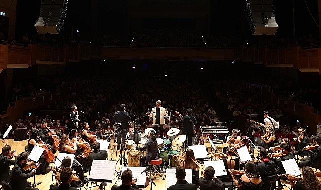 İzmir Oda Orkestrası ve Los Putitos: AASSM’de Unutulmaz Yeni Yıl Konseri
