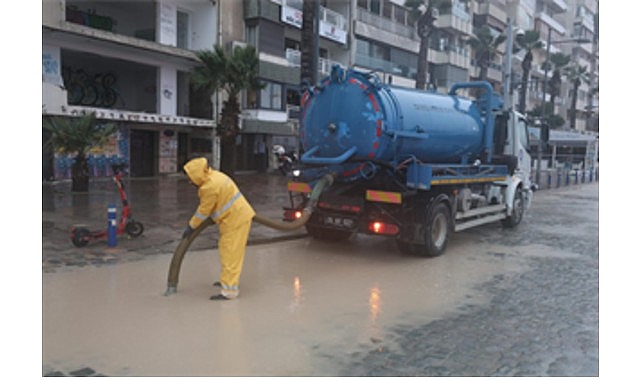 İzmir’de Kuvvetli Yağışlara Karşı Uyanık Bir Müdahale Ağının Koordinasyonu