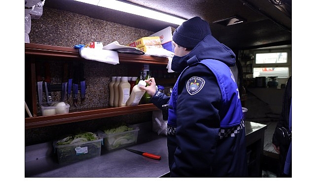 İzmit Marina’daki Balıkçı Teknelere Yılbaşı Denetimi: Hijyen ve Çevre İçin Sıkı Kontrol