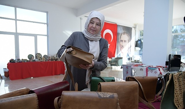 Kahramankazan’da Kadınların El Emeği Ürünleriyle Yılbaşı Çarşısı Coşkusu