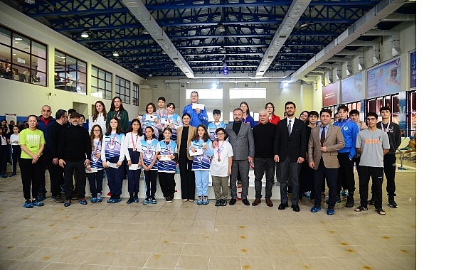 Kahramankazan’da Okul Sporları Yüzme Müsabakalarıyla Genç Yetenekler Ani Bir Şampiyonluk Yolculuğuna Adım Attı