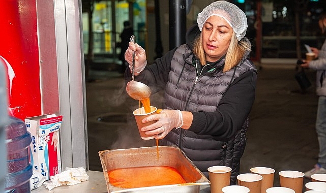 Karşıyaka’da Sıcak Çorba Seferberliği: 15 Binden Fazla Vatandaşa Desteğin Devamı