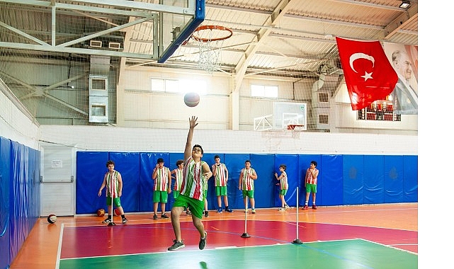 Karşıyaka’nın Kış Spor Okullarıyla 11 Branşta Gençlere Modern Eğitim
