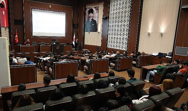 Keçiören’de Gençlere Yönelik Sağlık Eğitimi: Uzmanlardan Bilinçli Yaşam Önerileri