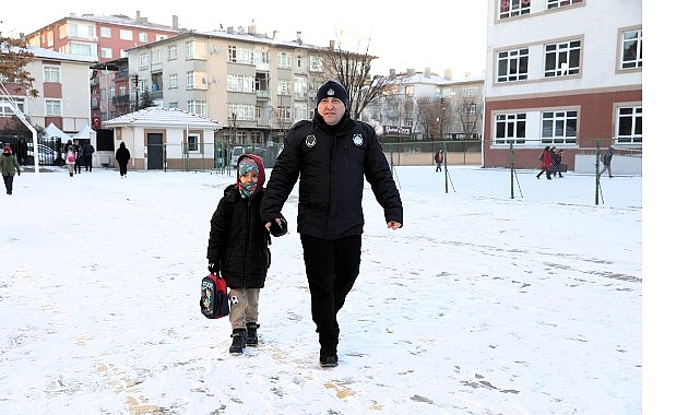 Keçiören’de Karla Mücadelede Okul Güvenliği İçin Yoğun Çalışma