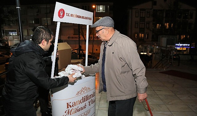 Keçiören’de Regaip Kandili Coşkusu: Camilerde Kandil Simidi ve İkramlarla Birlik Mesaisi