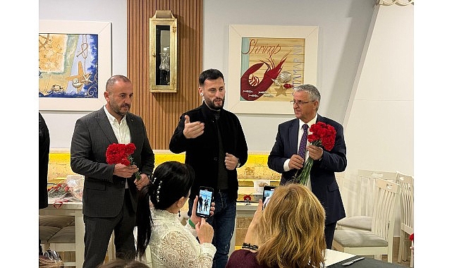 Kemer’de Kazak Öğretmen Ziyareti: Başkan Topaloğlu ve Meclis Üyesi Zabitoğlu Birlikte Karşılama