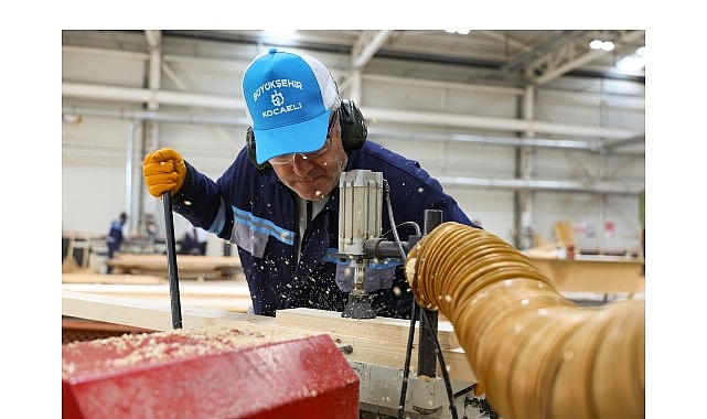 Kent Mobilyaları: Büyükşehir’in Atölyelerinde Yaratılan Kamu Donatıları
