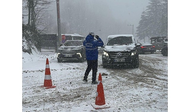 Kentin Güvenli Trafiği İçin 7/24 Operasyon: Karla Mücadelede Hızlı ve Koordine Eylem