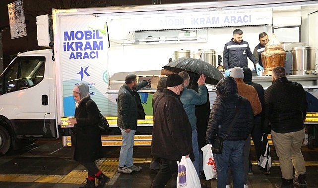 Kışın İlk Sıcak Dokunuşu: Küçükçekmece’de İkram Uygulaması Beraberinde Dayanışmayı Büyütüyor